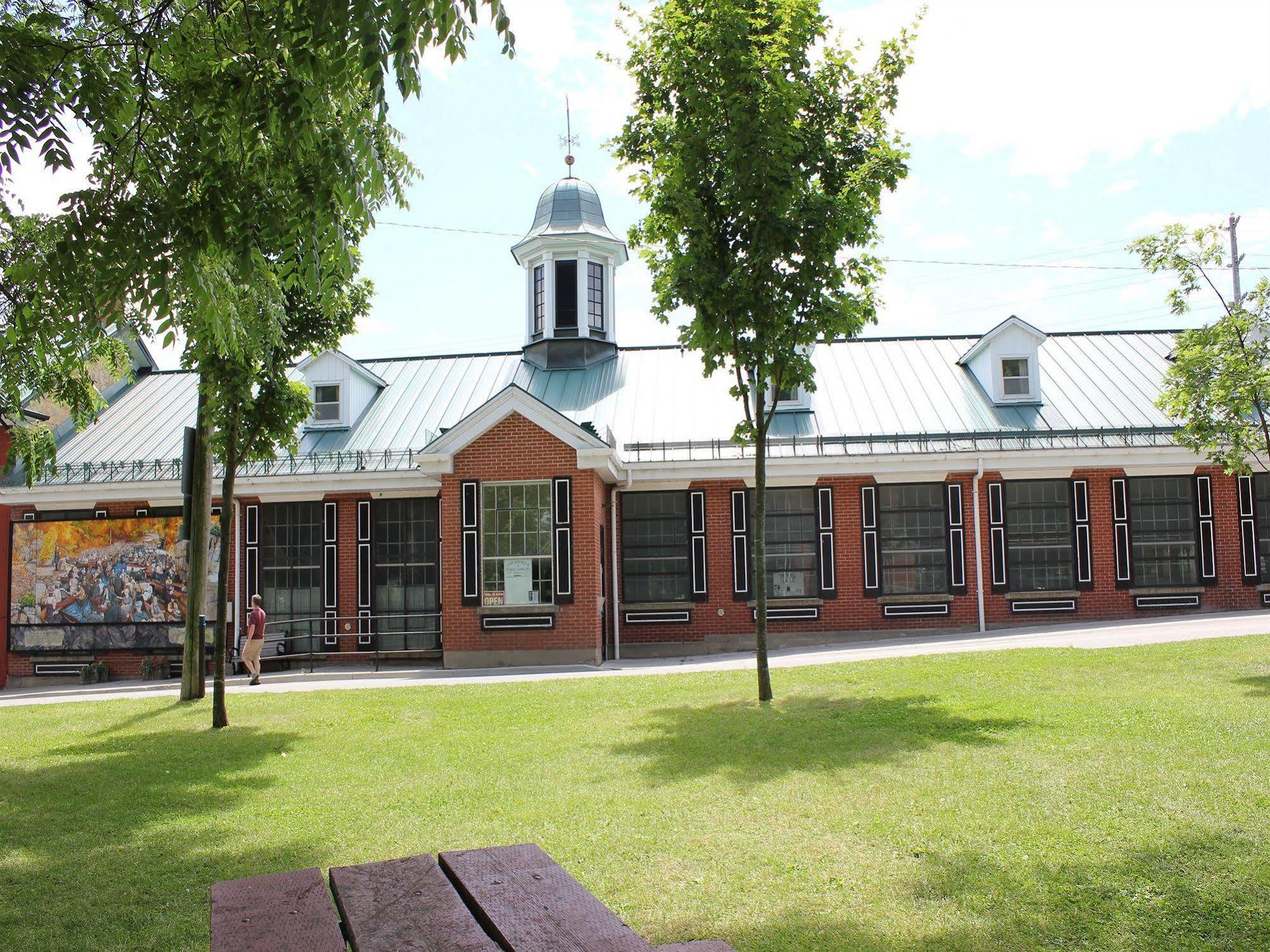 Hotel Imperial Thousand Islands Gananoque